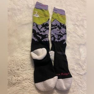 S (4.5-7) Darn Tough Women Yeti Over-the-Calf Midweight Ski & Snowboard Sock